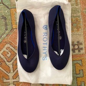 Never worn Rothy’s